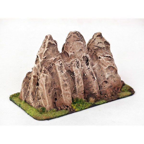 MOUNTAIN III - LARGE, READY PAINTED, 28MM