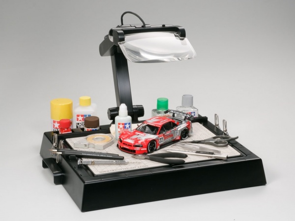 TAMIYA WORK STAND WITH MAGNIFYING LENS