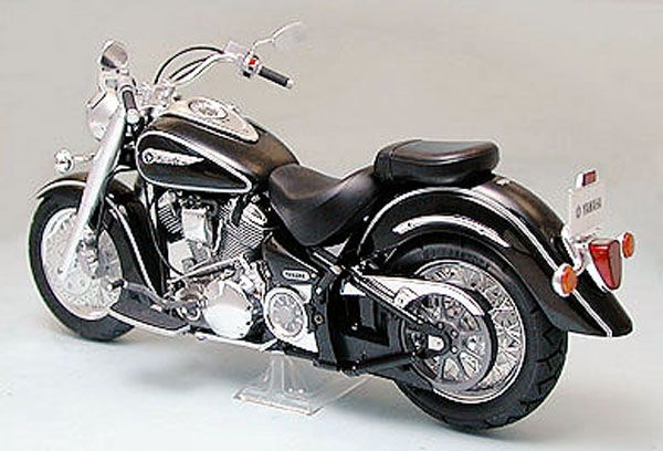 YAMAHA XV1600 ROAD STAR 1:12